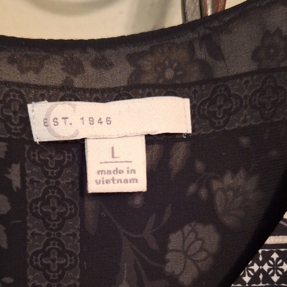 Black and White Sleeveless Asymmetrical Tank Top. Size LARGE - Picture 4 of 6